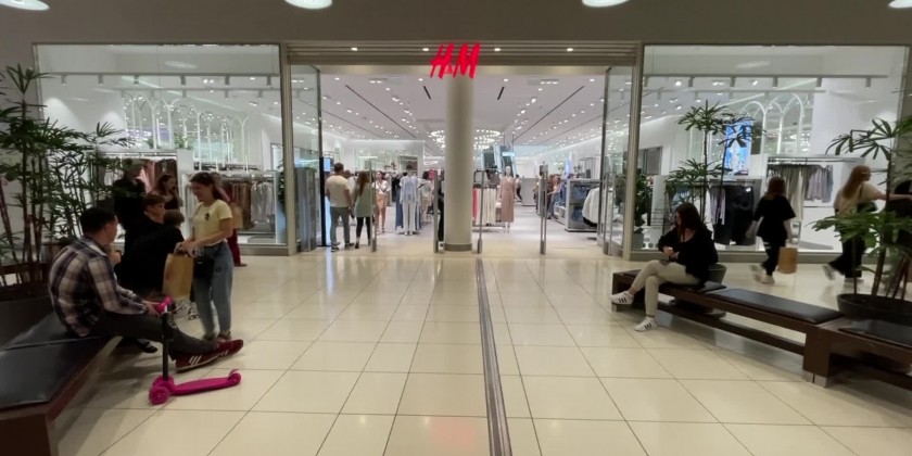 H&M To Sell Off Stock Before Leaving Russia
